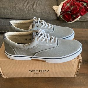 Sperry Halyard Lace-Up Sneaker in grey.